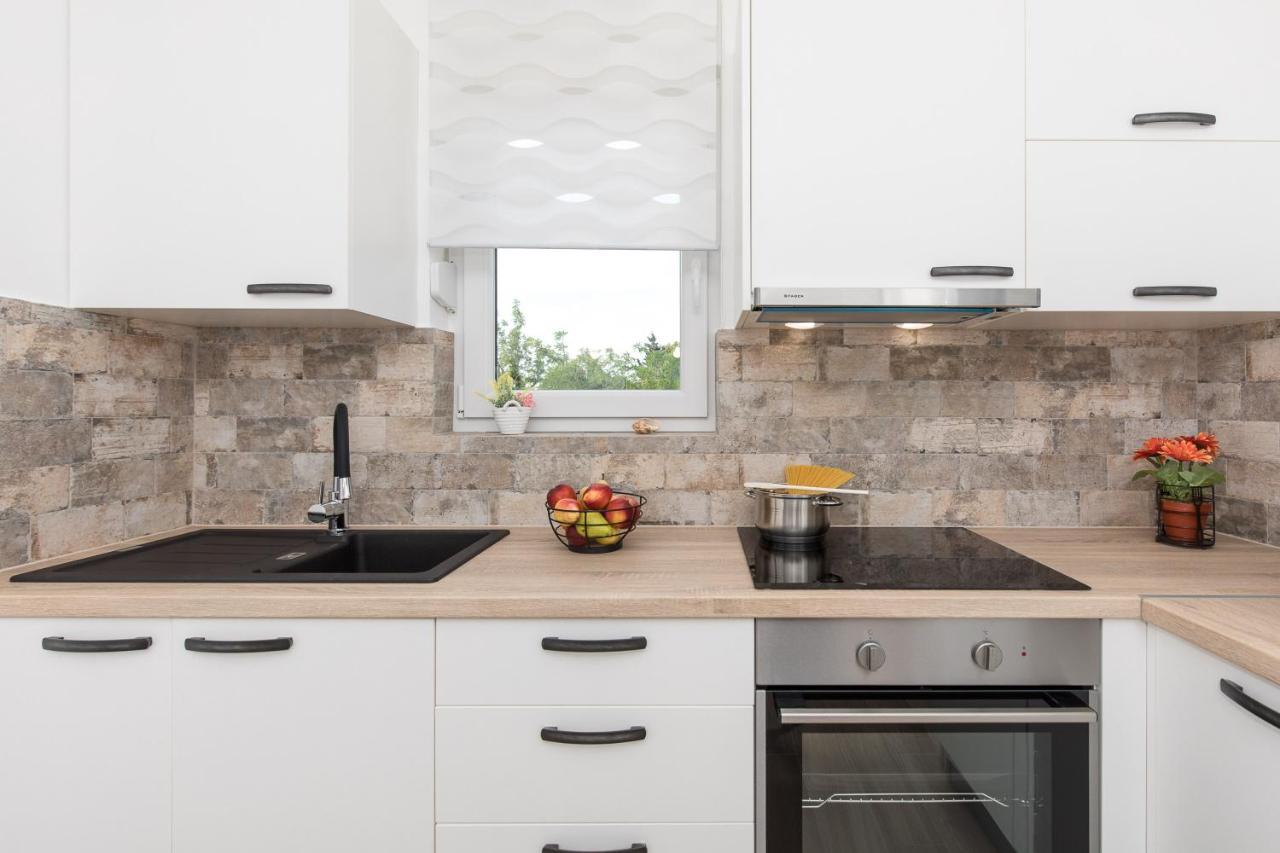 Jugo Apartment